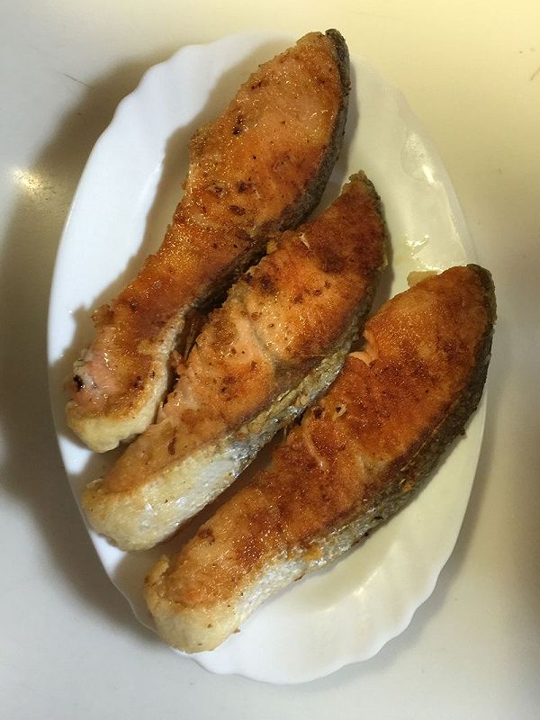 黄油炸鲑鱼