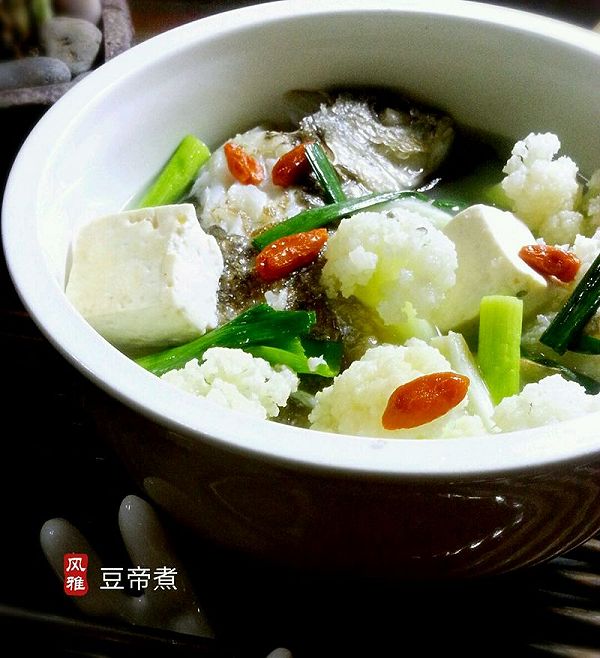 鲜鱼椰菜豆腐汤