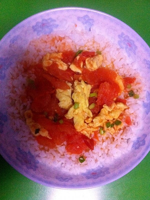 西红柿炒蛋盖饭