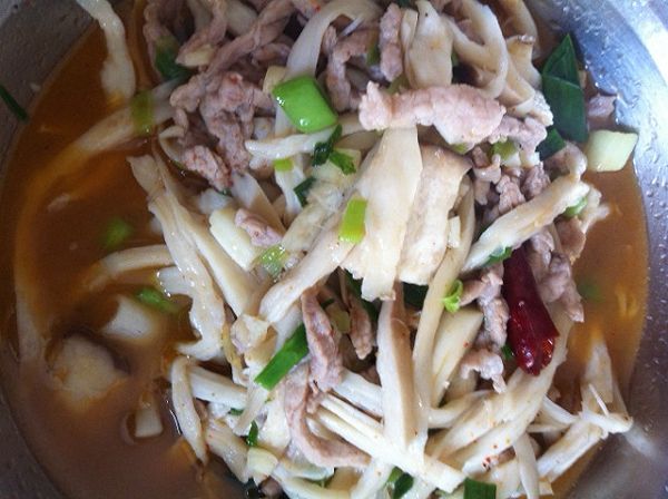 杏包菇炒肉丝