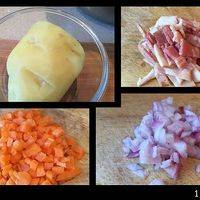 准备食材，洋葱，胡萝卜，培根切成小丁