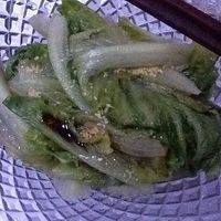 放生抽、白醋、盐、鸡精、芝麻油拌匀