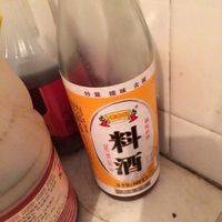 放入料酒煸炒