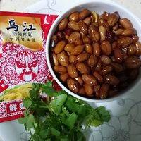 准备拌菜所需主料