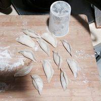 包成小饺子，上锅蒸15分钟