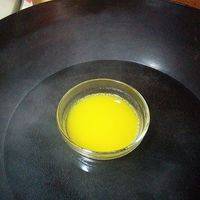 黄油隔水融化成液态
