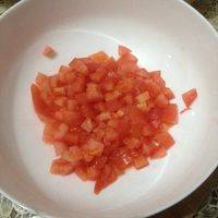 西红柿一个切成小小丁