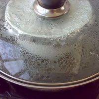 炖碗封好锡纸，热水入锅，炖1.5小时左右