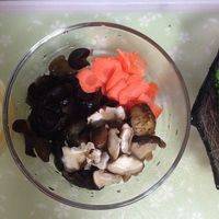 配料：香菇、木耳、胡萝卜片