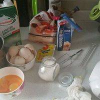 准备原料，鸡蛋黄蛋清分开