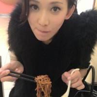 志玲姐姐到武汉，大晚上闹着都要吃热干面哦~