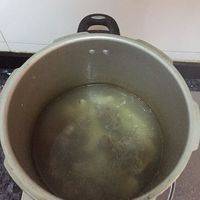 土豆与小排高压锅压15分钟