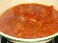 几分种后，下适量的水

边煮边搅烂西红柿

好了出锅

下次上锅，下油