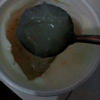 6.大骨汤是我用砂锅提前熬好的，上面的油不要用。不用高汤用清水清口些也不错。