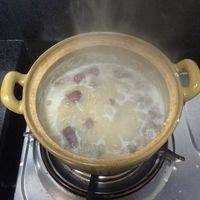 熬的过程需要不时地搅拌，以防黏锅。