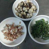 炒香青蒜，腊肉，香菇